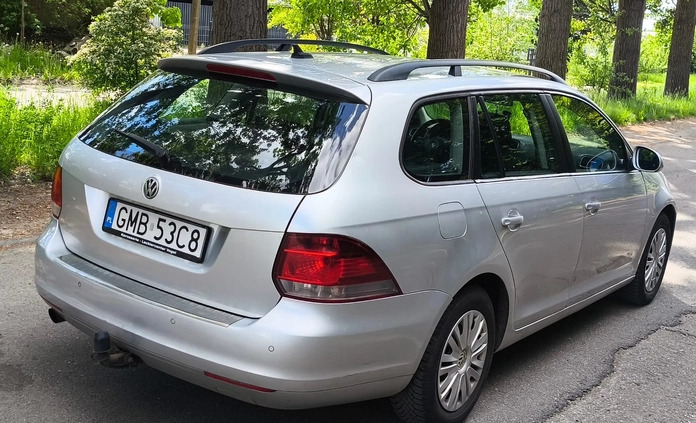 Volkswagen Golf cena 15900 przebieg: 323000, rok produkcji 2010 z Malbork małe 67